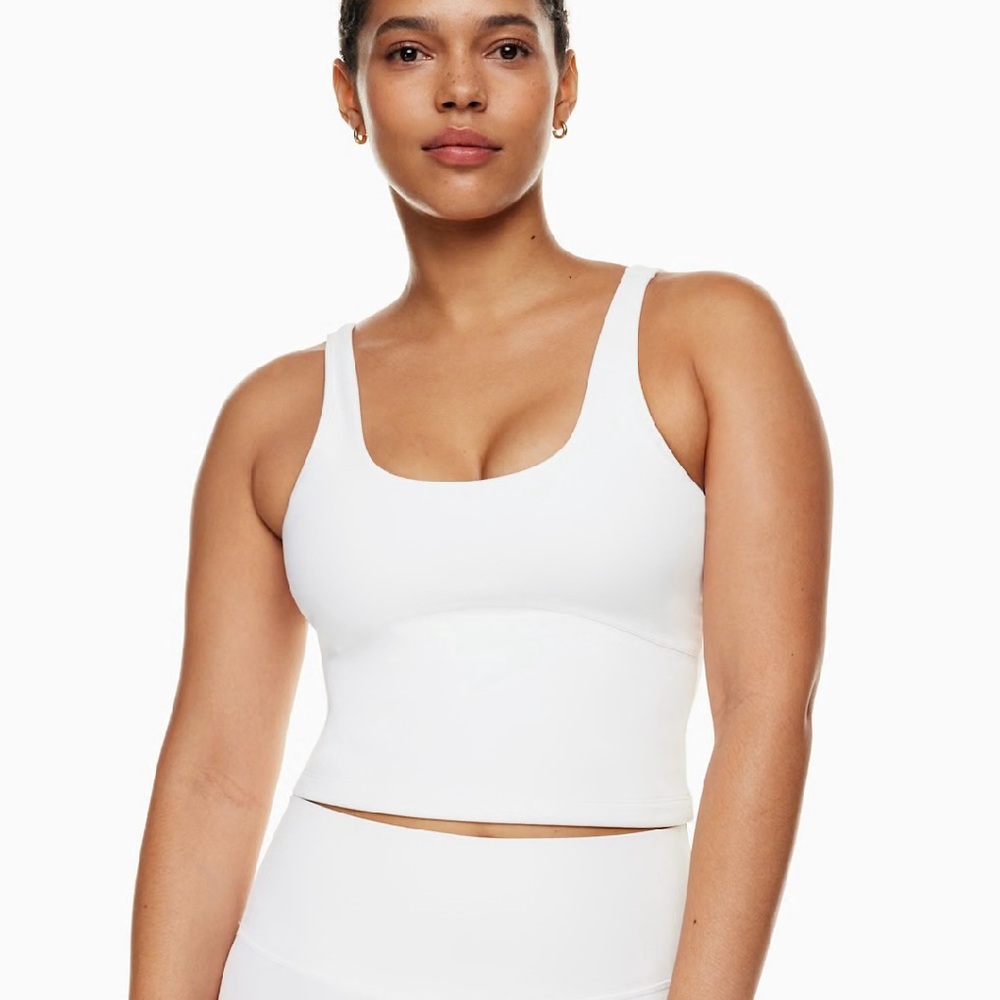 Aritzia TnaLIFE Core Sports Tank in White Size Small
